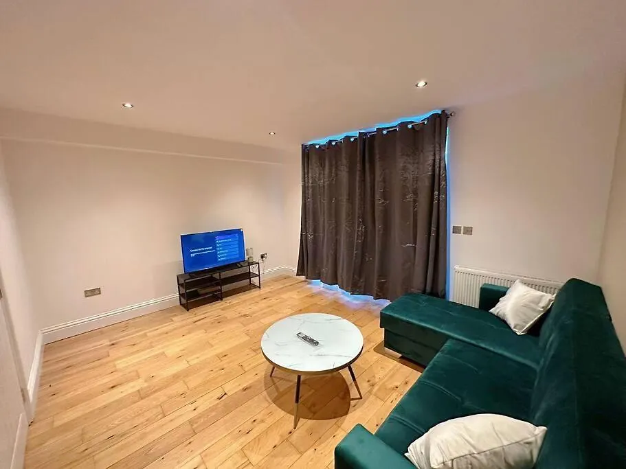 1 Bed Room Flat Near Central London